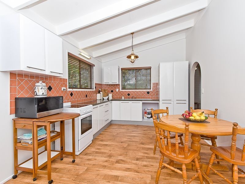 2 Bodiam Court, Strathpine QLD 4500