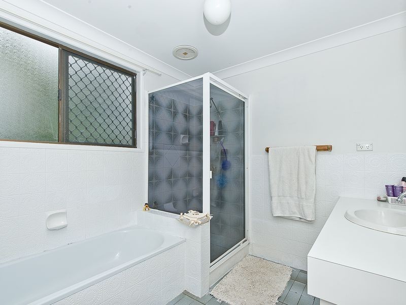 2 Bodiam Court, Strathpine QLD 4500