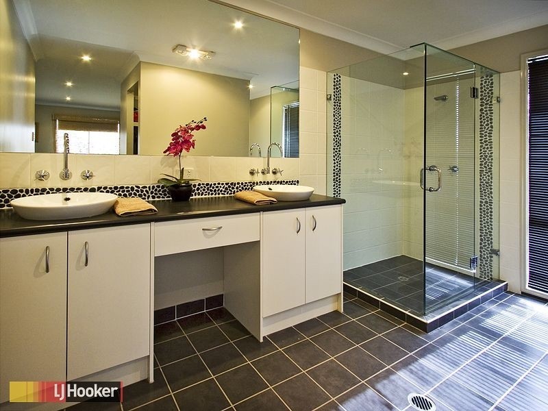 Warner QLD 4500