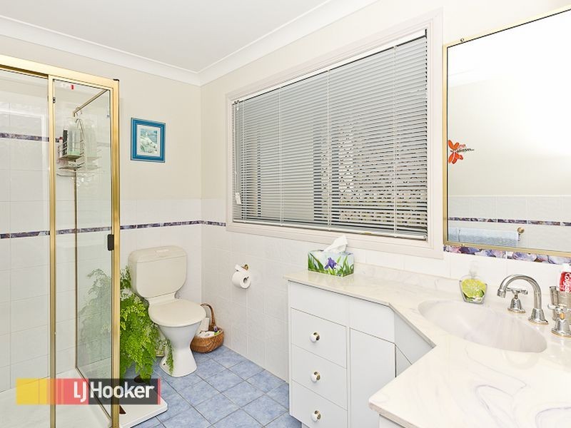 5 Toro Court, Eatons Hill QLD 4037