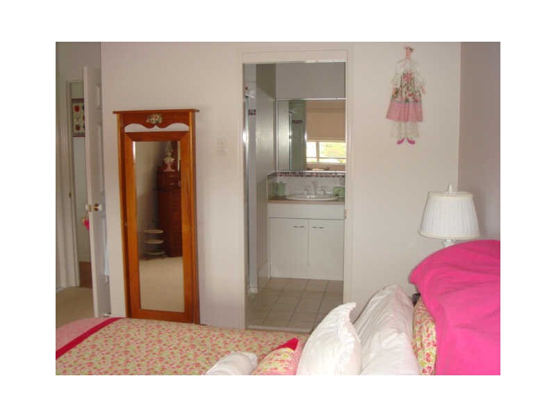 Eatons Hill QLD 4037