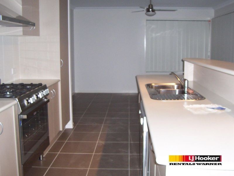 8 Tributary Court, Eatons Hill QLD 4037