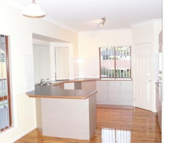 6 Othello Court, Eatons Hill QLD 4037