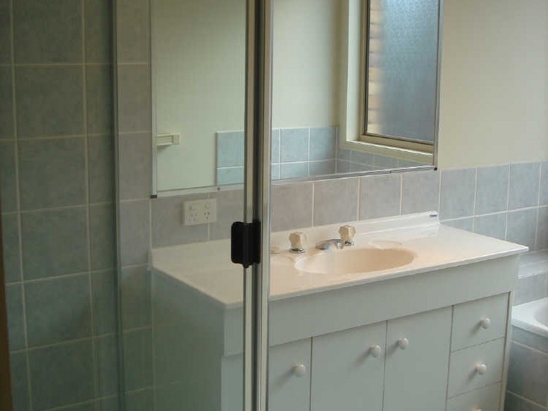 10 Coolgardie Court, Arana Hills QLD 4054