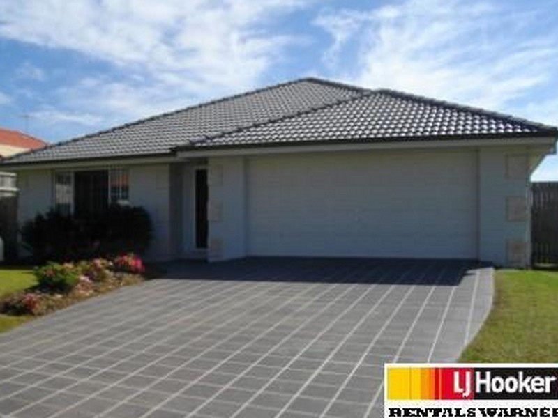 8 Sassafras Court, Warner QLD 4500