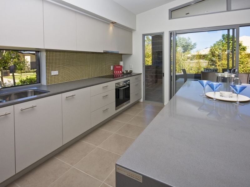 8 Kipfler Street, Warner QLD 4500