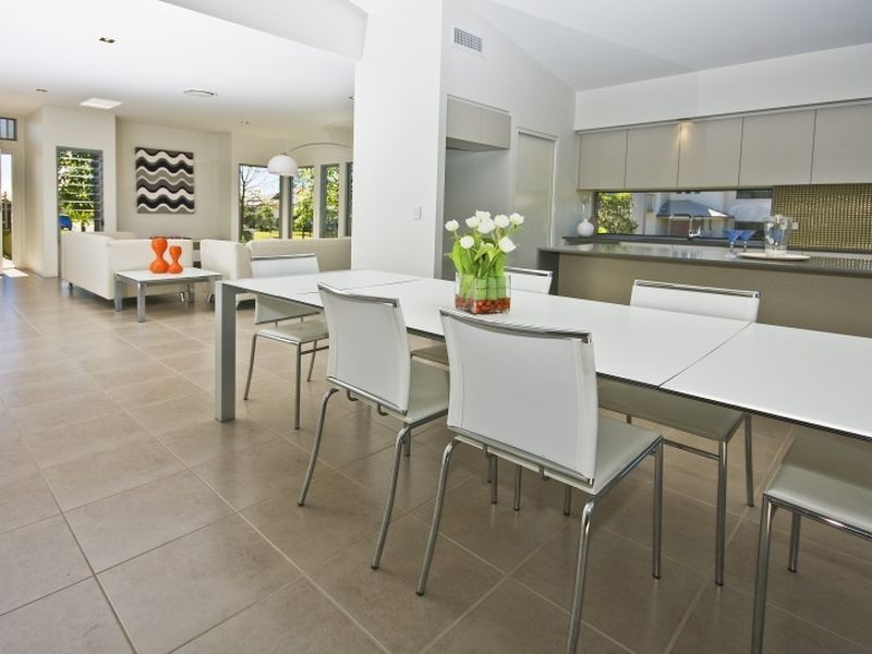 8 Kipfler Street, Warner QLD 4500