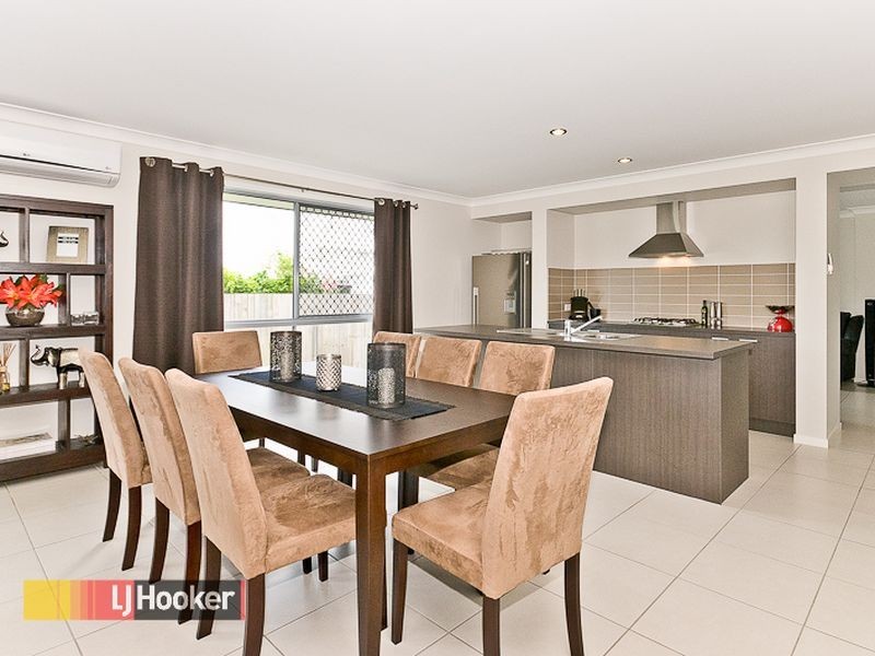 33 Pontiac Cct, Warner QLD 4500