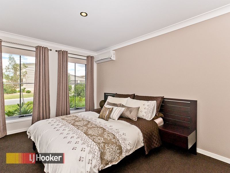 33 Pontiac Cct, Warner QLD 4500