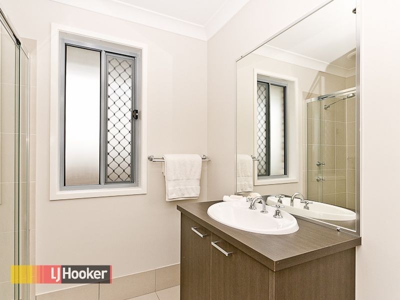 33 Pontiac Cct, Warner QLD 4500