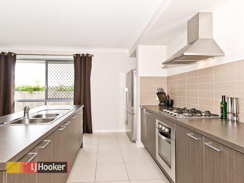 33 Pontiac Cct, Warner QLD 4500