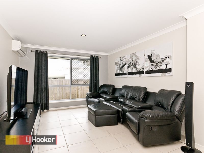 33 Pontiac Cct, Warner QLD 4500