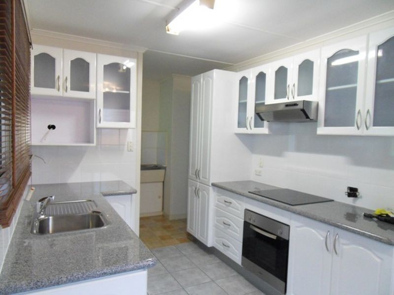 14 Kingaroy St, Stafford Heights QLD 4053