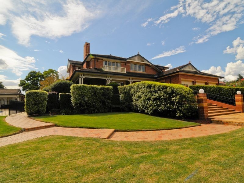 6 Lonsdale Place, West Pennant Hills NSW 2125