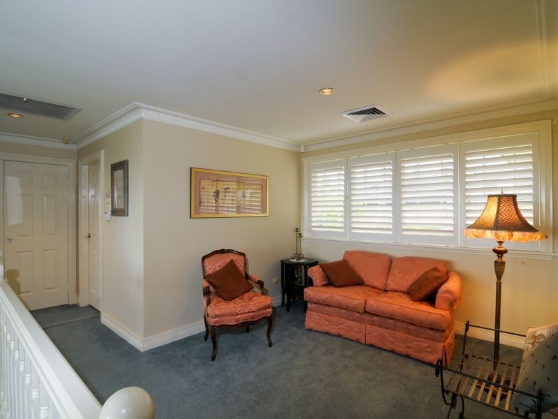 6 Lonsdale Place, West Pennant Hills NSW 2125