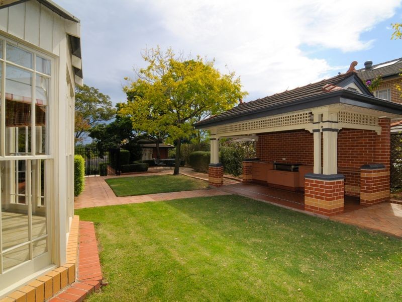 6 Lonsdale Place, West Pennant Hills NSW 2125