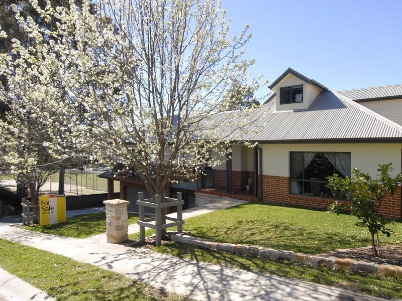 2 Springthorpe Way, Castle Hill NSW 2154