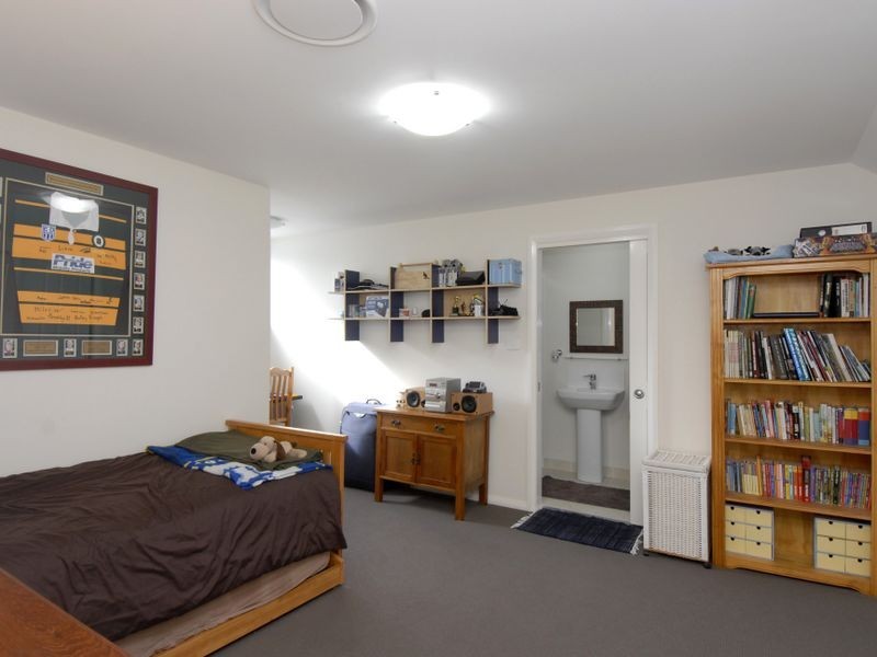 2 Springthorpe Way, Castle Hill NSW 2154