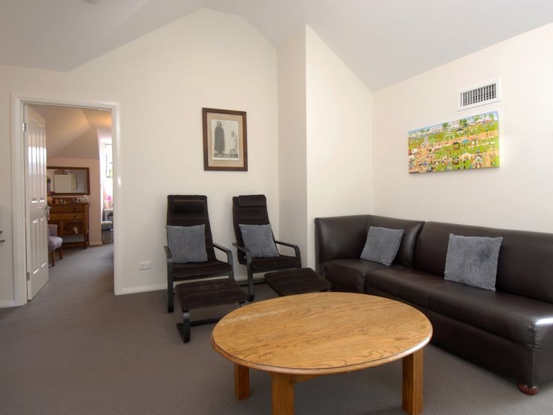 2 Springthorpe Way, Castle Hill NSW 2154