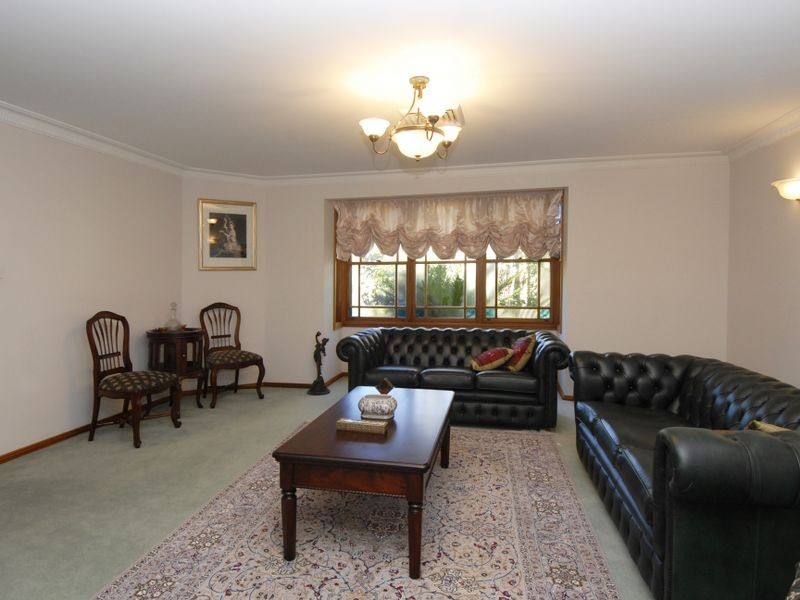 6 Woodleaf Close, West Pennant Hills NSW 2125