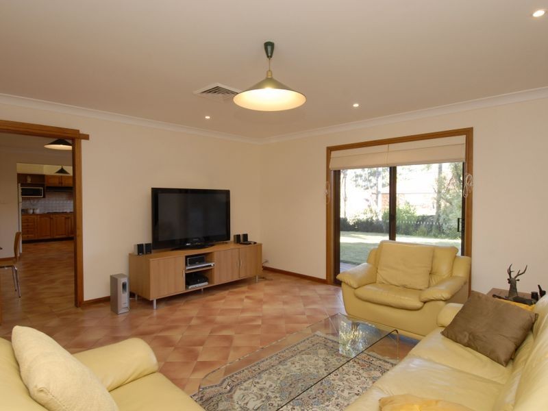 6 Woodleaf Close, West Pennant Hills NSW 2125