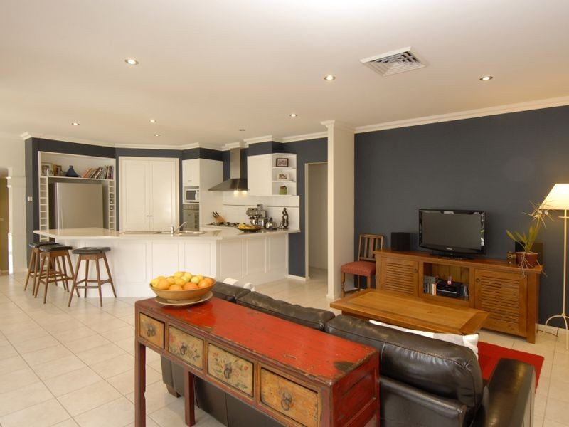 15 Tawmii Place, Castle Hill NSW 2154