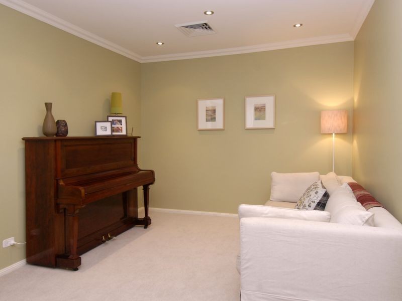 15 Tawmii Place, Castle Hill NSW 2154