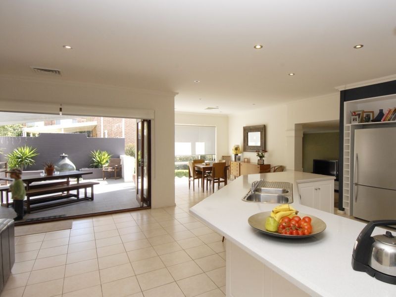 15 Tawmii Place, Castle Hill NSW 2154