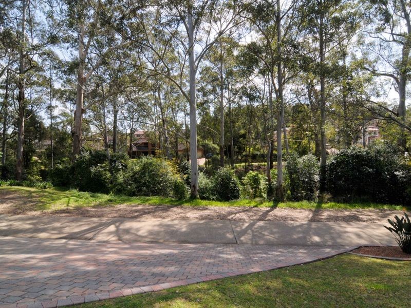 11 Dinmore Place, Castle Hill NSW 2154