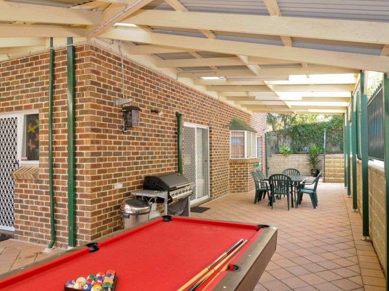 11 Dinmore Place, Castle Hill NSW 2154
