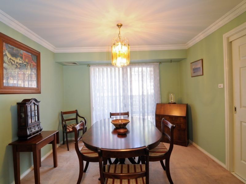 11 Dinmore Place, Castle Hill NSW 2154