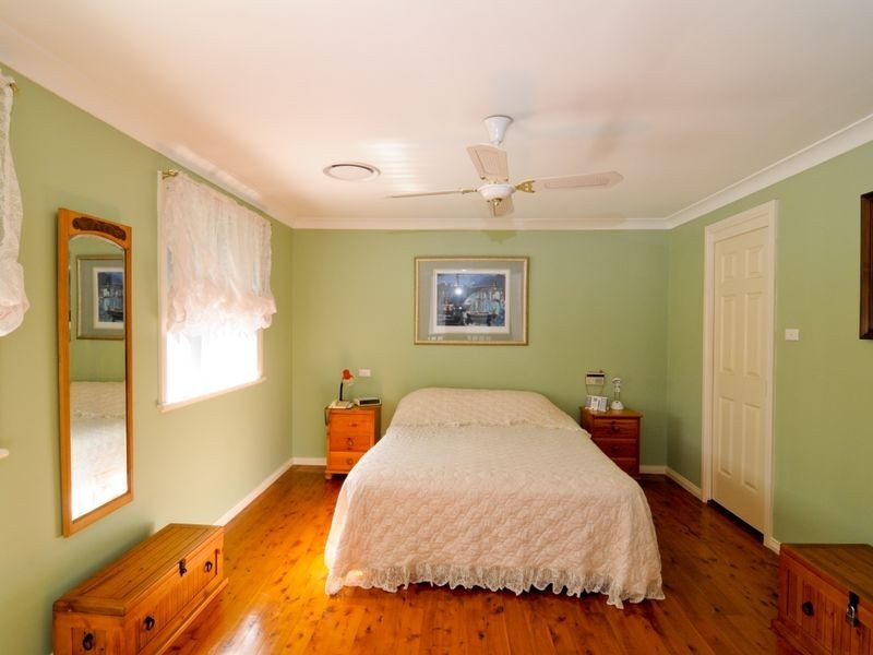 11 Dinmore Place, Castle Hill NSW 2154