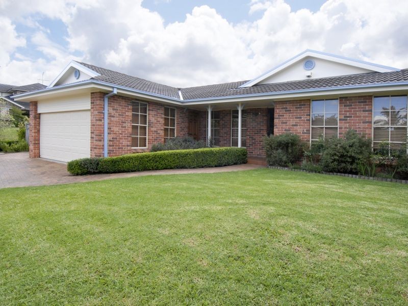 70 Ravensbourne Circuit, Dural NSW 2158