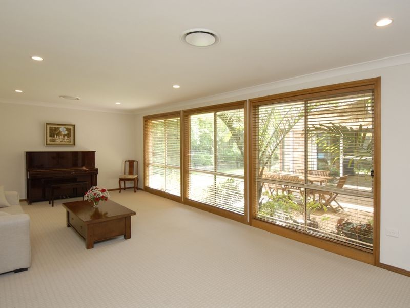 70 Ravensbourne Circuit, Dural NSW 2158