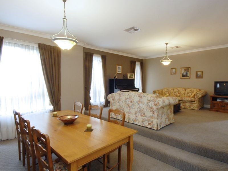 4 Springthorpe Way, Castle Hill NSW 2154