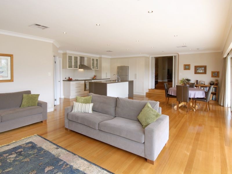 4 Springthorpe Way, Castle Hill NSW 2154