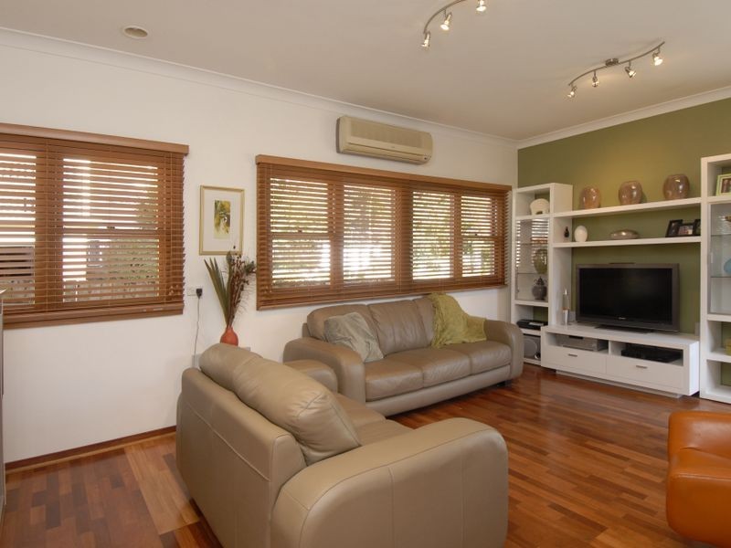 2/17 Fulbourne Avenue, Pennant Hills NSW 2120