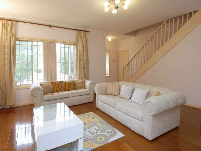 70 Oakhill Drive, Castle Hill NSW 2154