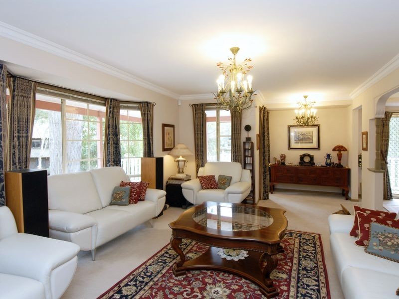 27 Wisteria Crescent, Cherrybrook NSW 2126