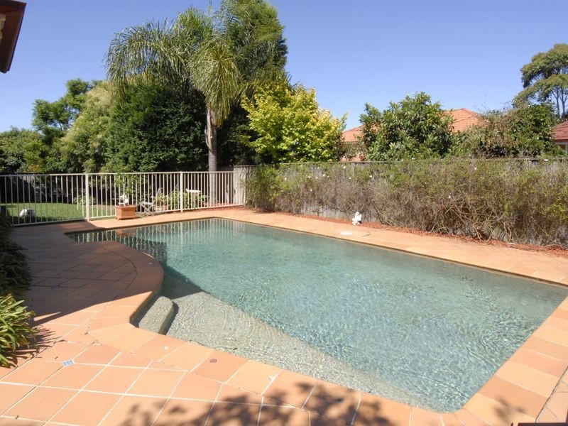 26 Parkwood Close, Castle Hill NSW 2154