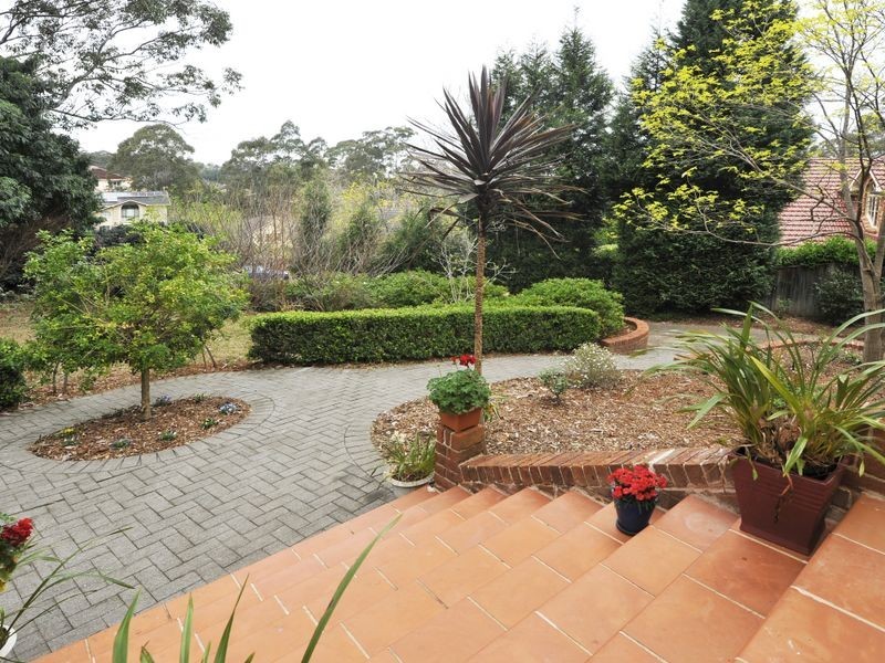 5 Gumleaf Place, West Pennant Hills NSW 2125