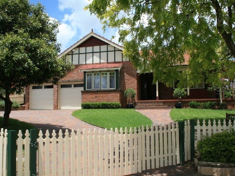 8 Thornbill Way, West Pennant Hills NSW 2125