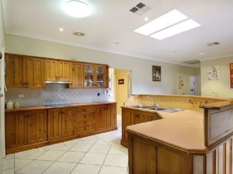 8 Thornbill Way, West Pennant Hills NSW 2125