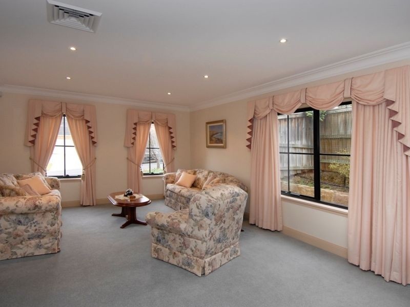 16 Kambah Place, West Pennant Hills NSW 2125