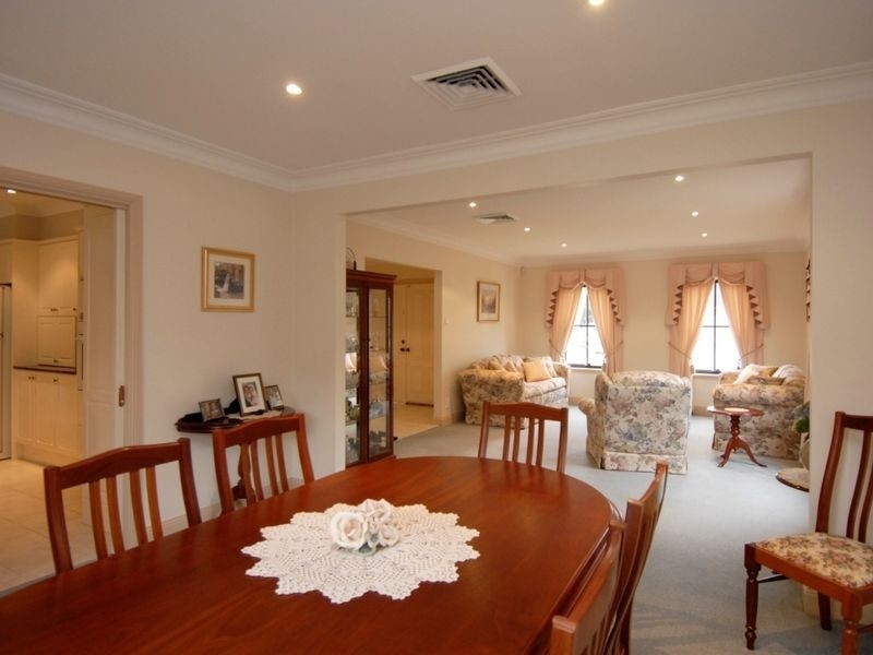 16 Kambah Place, West Pennant Hills NSW 2125