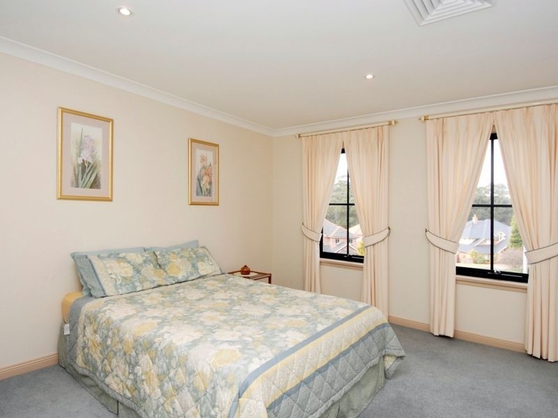 16 Kambah Place, West Pennant Hills NSW 2125