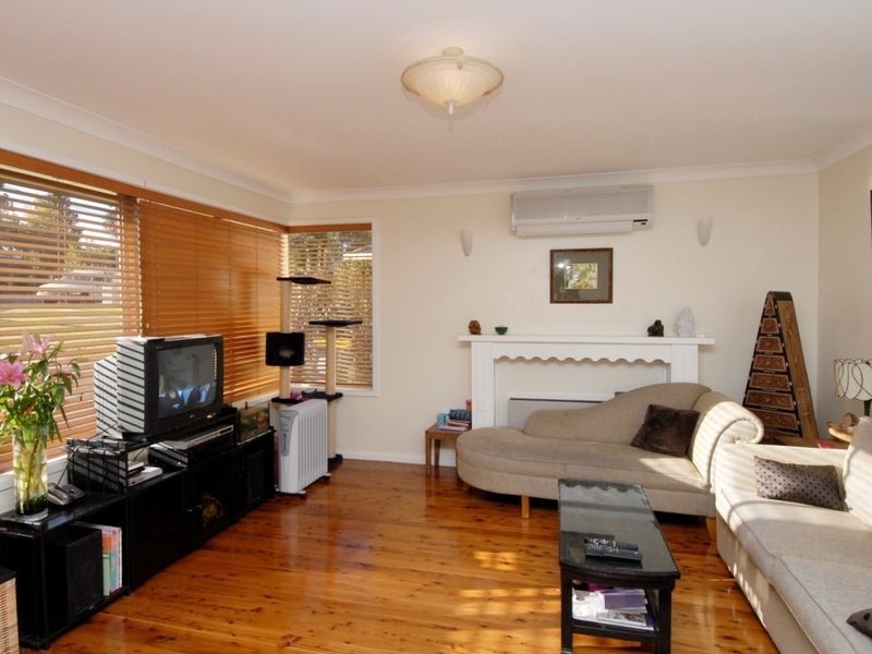 25 Ambleside Drive, Castle Hill NSW 2154