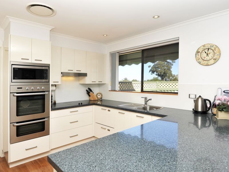 42 Ashley Avenue, West Pennant Hills NSW 2125