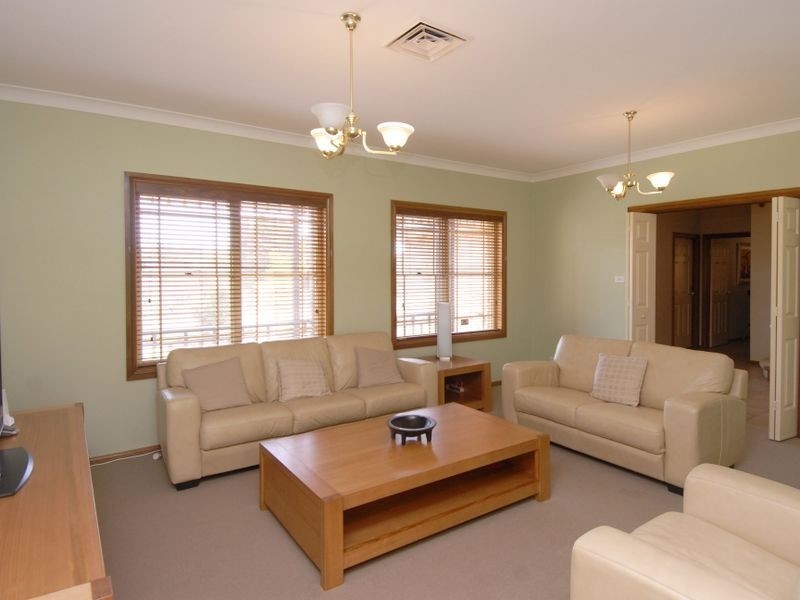 18 De La Salle Place, Castle Hill NSW 2154