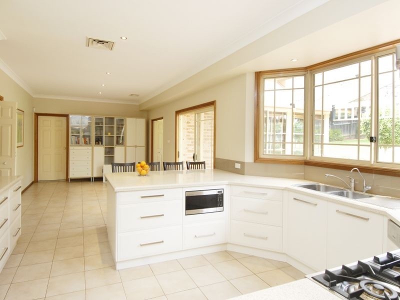 18 De La Salle Place, Castle Hill NSW 2154